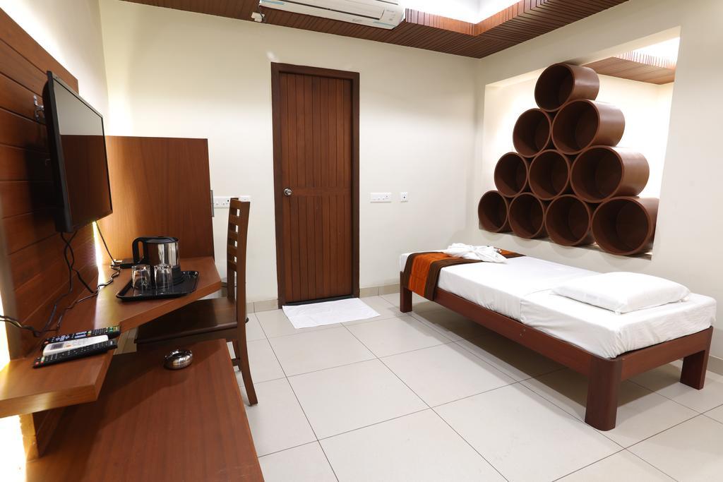 Raj Residency Hotell Pondicherry Eksteriør bilde